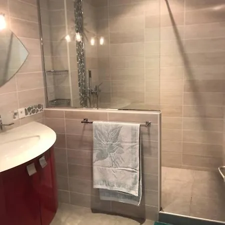شقة T2 Neuf Equipe De 65 M2 Climatise + Balcon *